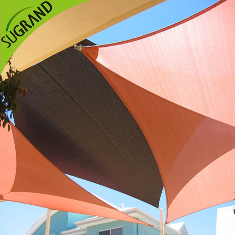 Scheda di copertura per auto dal sole rosso