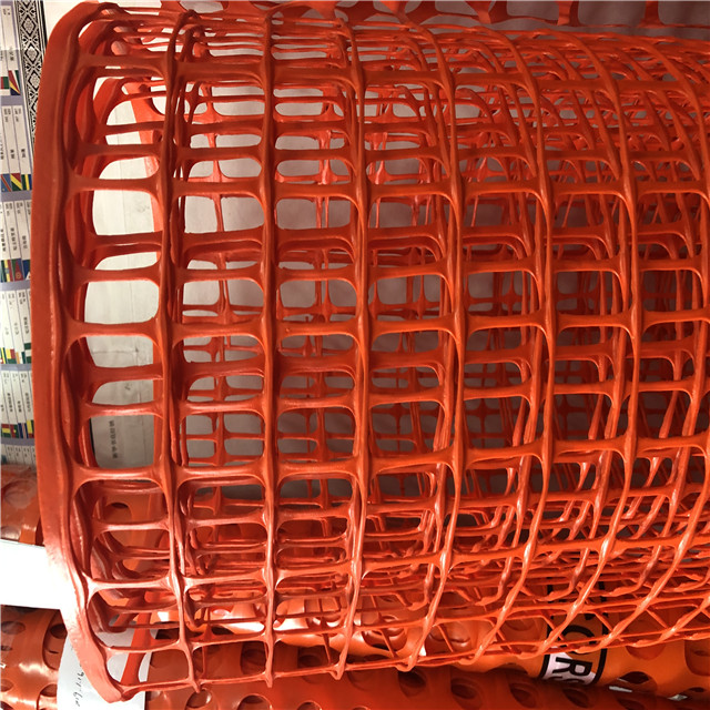 Agricoltura in rete quadrata per arrampicarsi con fiori o piante